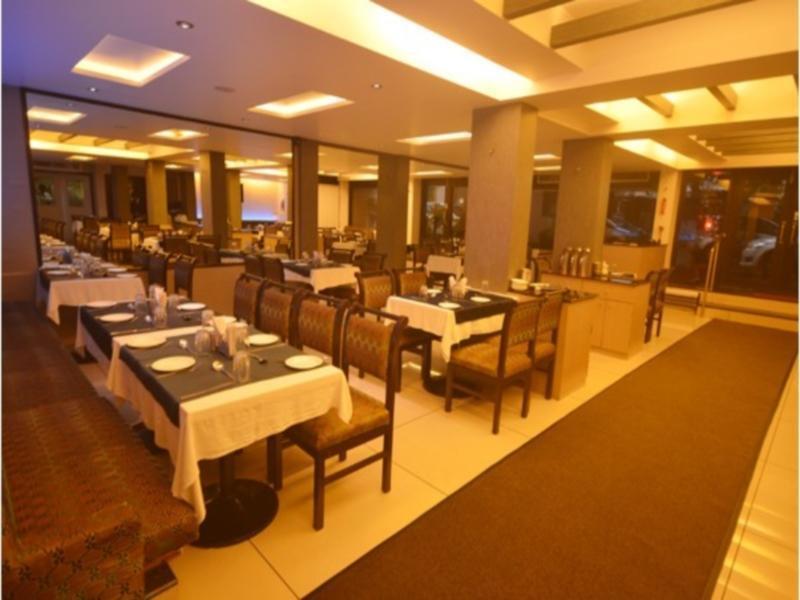 Hotel Vrishali Executive Колхапур Екстериор снимка